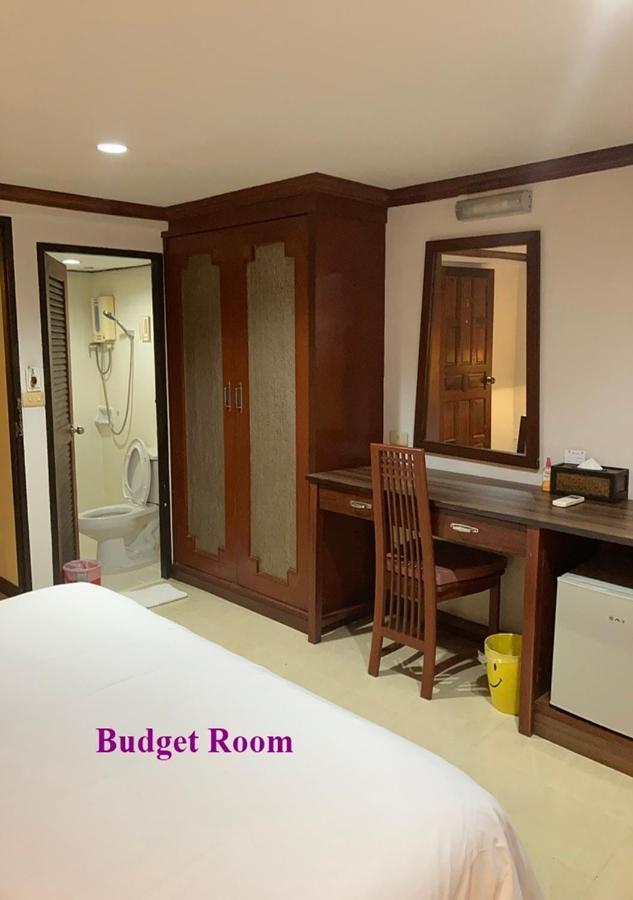 Отель Le Tanjong House Patong Экстерьер фото