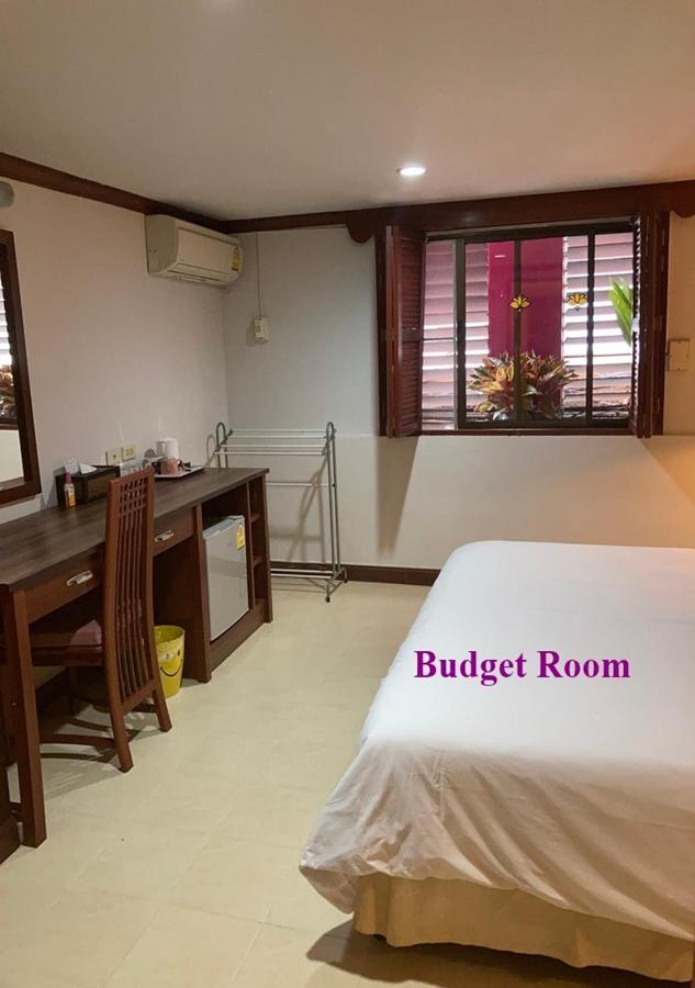Отель Le Tanjong House Patong Экстерьер фото