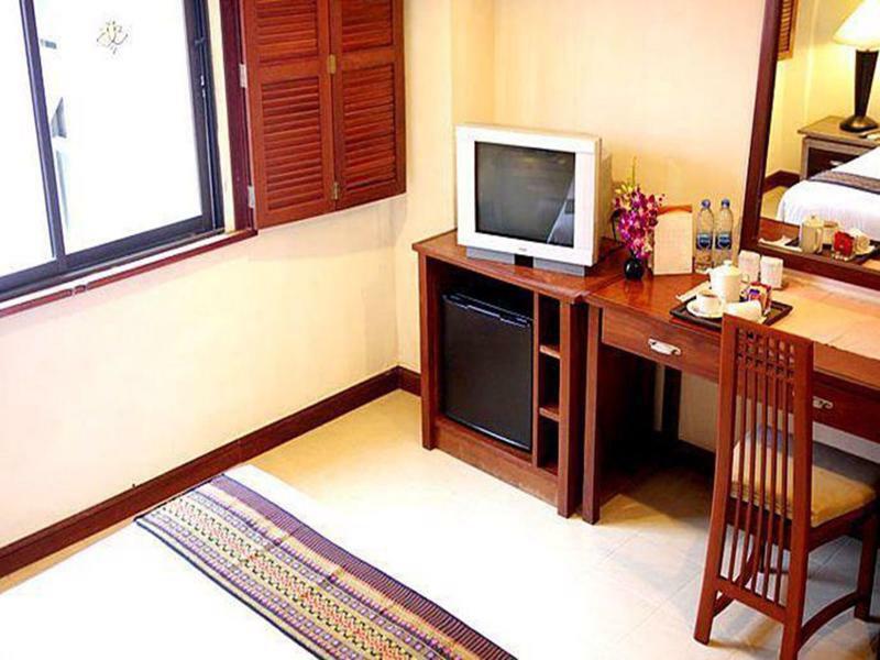 Отель Le Tanjong House Patong Экстерьер фото